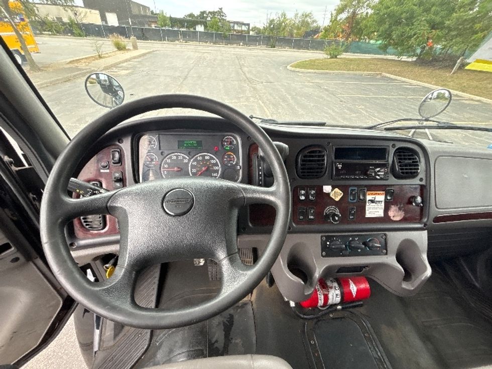 Medium Duty Box Truck-Light and Medium Duty Trucks-Freightliner-2020-M2-Mississauga-ON-161,588\n\t\tkm-$ 67,750 - Image 18