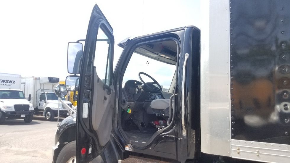 Medium Duty Box Truck-Light and Medium Duty Trucks-Freightliner-2020-M2-Mississauga-ON-192,090\n\t\tkm-$ 72,250 - Image 16