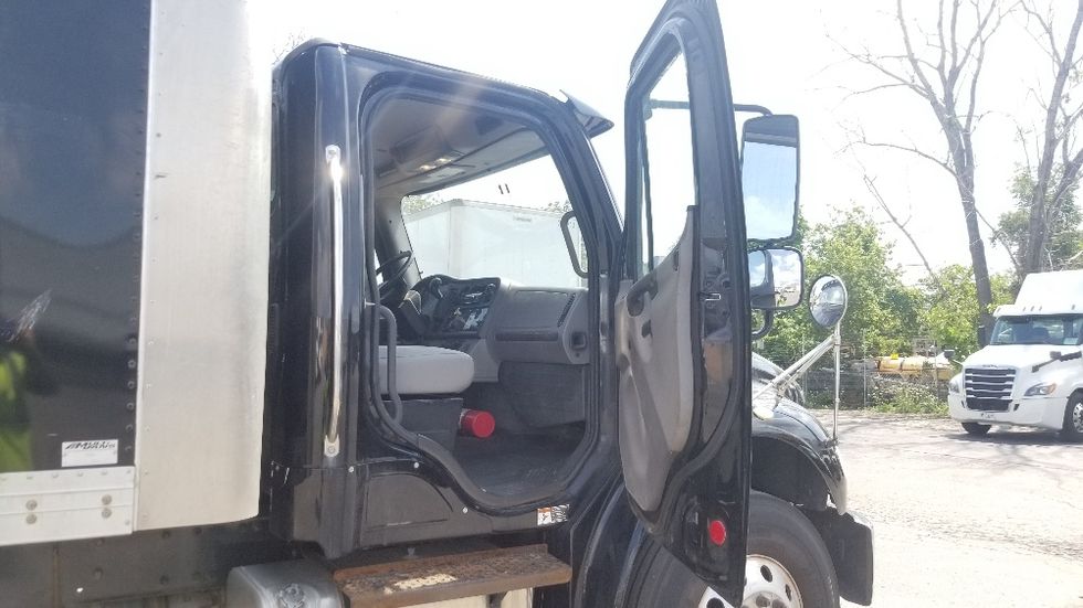 Medium Duty Box Truck-Light and Medium Duty Trucks-Freightliner-2020-M2-Mississauga-ON-192,090\n\t\tkm-$ 72,250 - Image 20