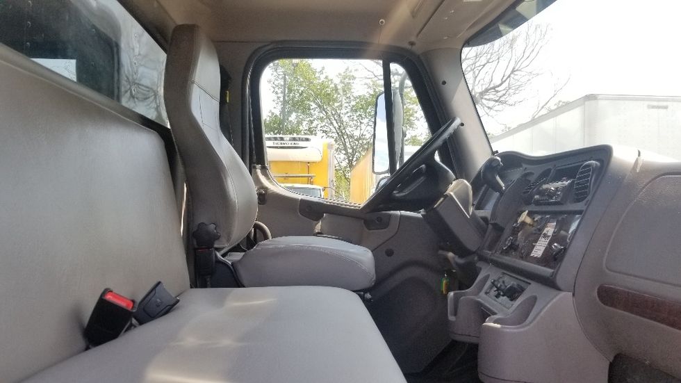 Medium Duty Box Truck-Light and Medium Duty Trucks-Freightliner-2020-M2-Mississauga-ON-192,090\n\t\tkm-$ 72,250 - Image 22
