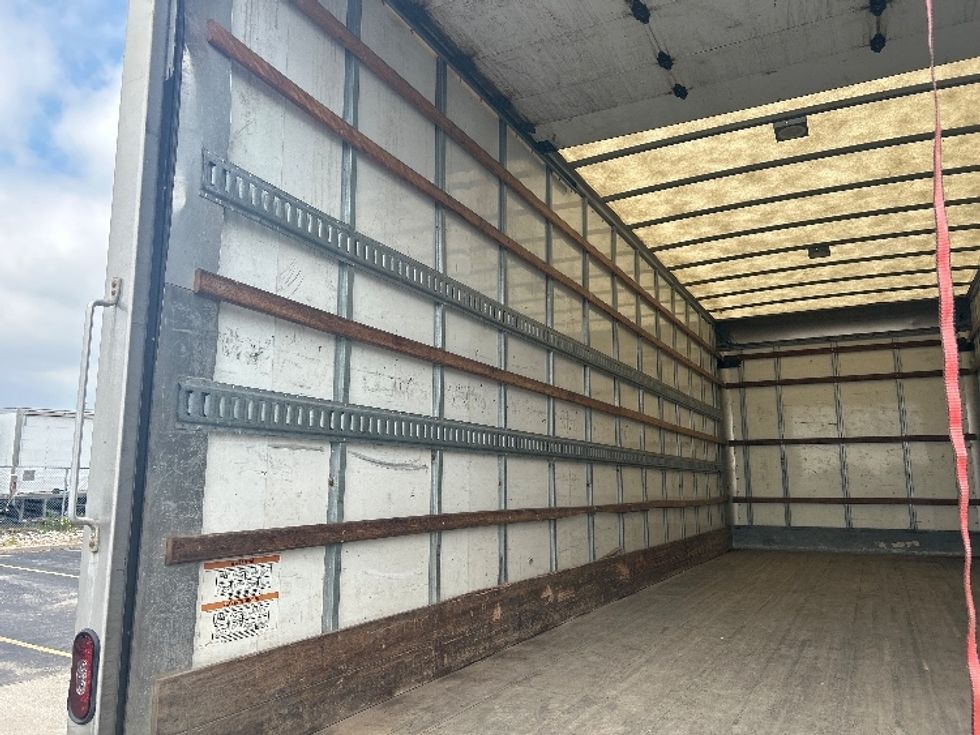 Medium Duty Box Truck-Light and Medium Duty Trucks-Freightliner-2020-M2-Mississauga-ON-211,282\n\t\tkm-$ 69,000 - Image 11