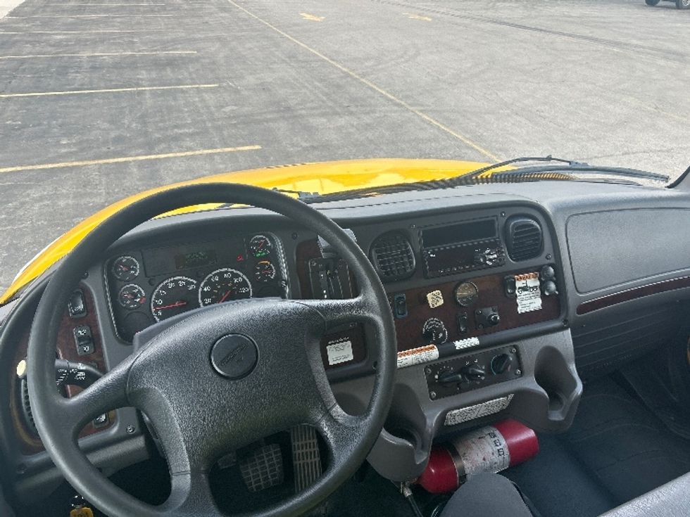 Medium Duty Box Truck-Light and Medium Duty Trucks-Freightliner-2020-M2-Mississauga-ON-211,282\n\t\tkm-$ 69,000 - Image 17