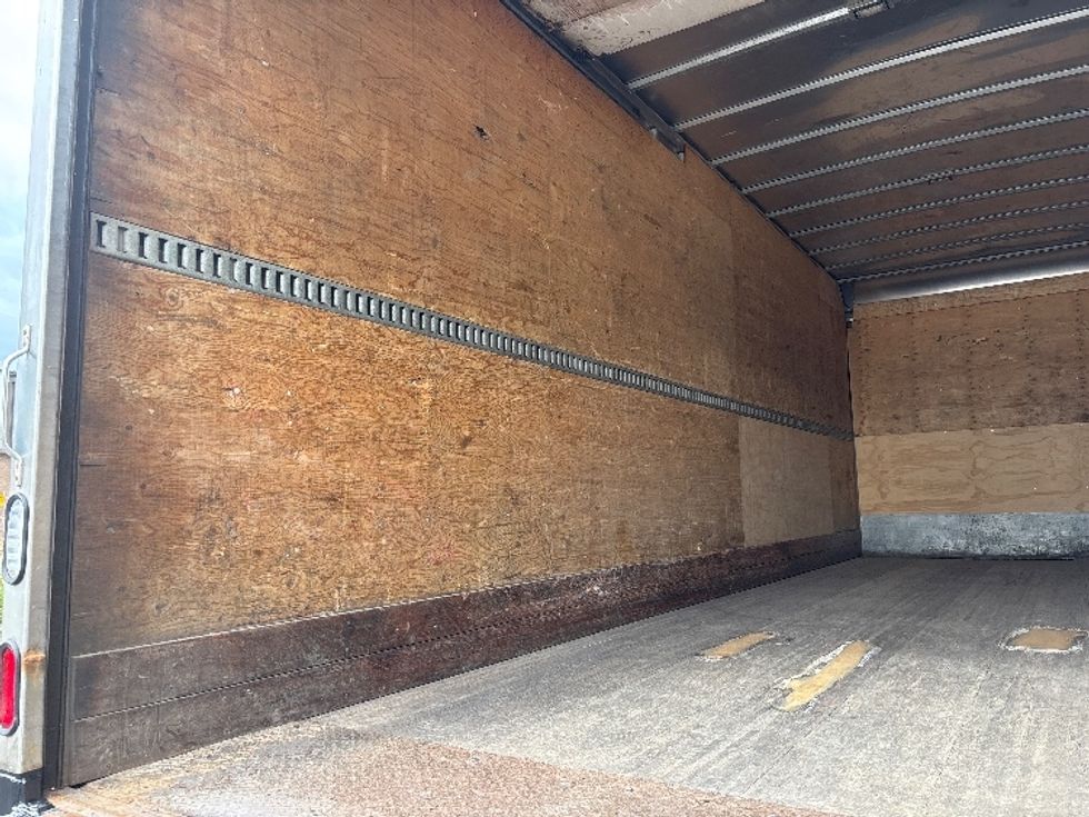 Medium Duty Box Truck-Light and Medium Duty Trucks-Freightliner-2020-M2-Mississauga-ON-214,425\n\t\tkm-$ 67,500 - Image 11