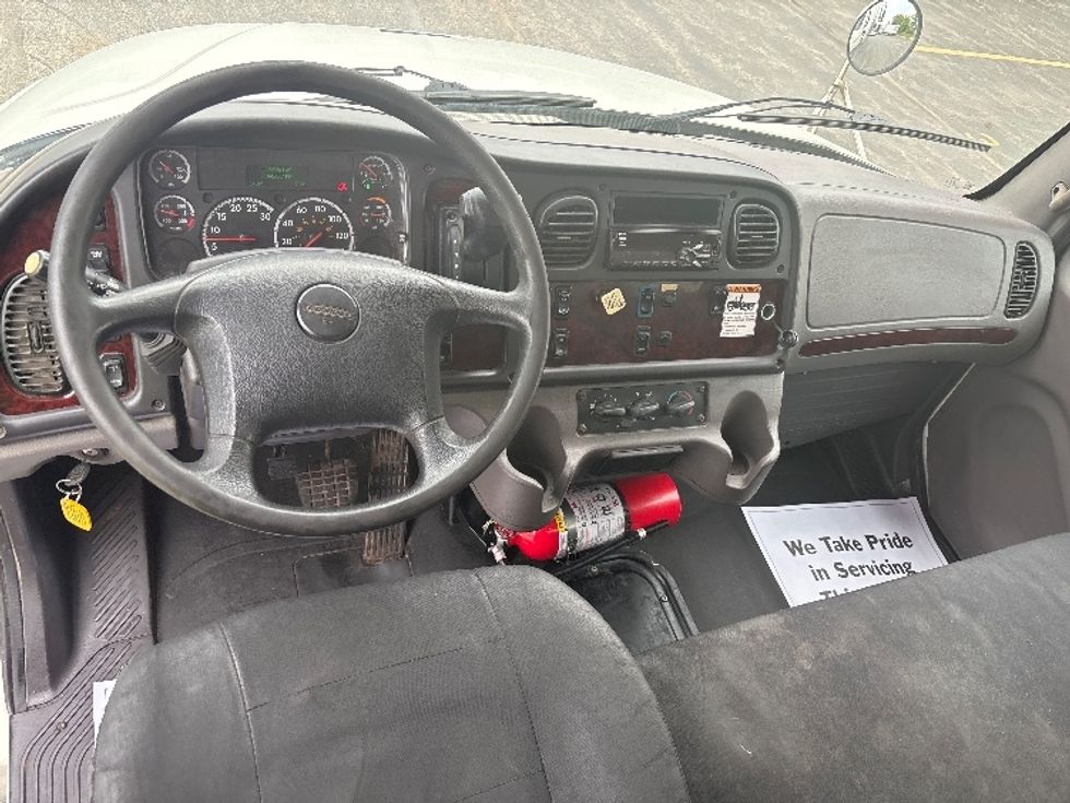 Medium Duty Box Truck-Light and Medium Duty Trucks-Freightliner-2020-M2-Mississauga-ON-214,425\n\t\tkm-$ 67,500 - Image 18
