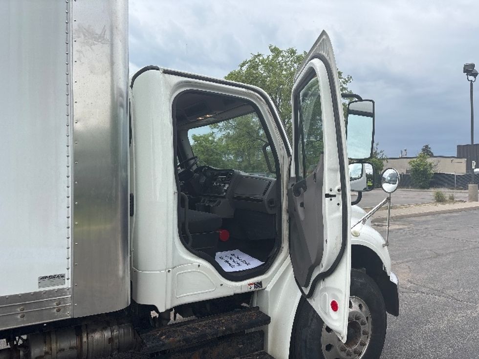 Medium Duty Box Truck-Light and Medium Duty Trucks-Freightliner-2020-M2-Mississauga-ON-214,425\n\t\tkm-$ 67,500 - Image 20