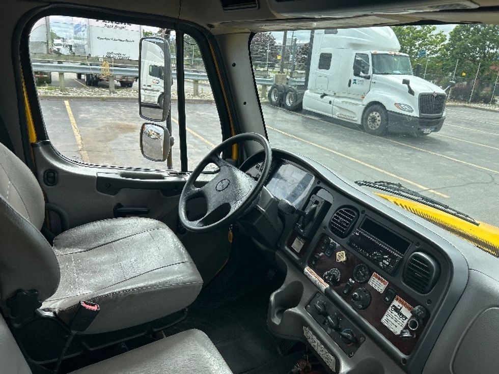 Medium Duty Box Truck-Light and Medium Duty Trucks-Freightliner-2020-M2-Mississauga-ON-234,798\n\t\tkm-$ 64,500 - Image 22