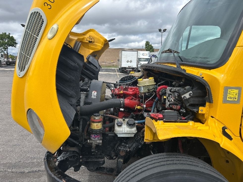 Medium Duty Box Truck-Light and Medium Duty Trucks-Freightliner-2020-M2-Mississauga-ON-234,798\n\t\tkm-$ 64,500 - Image 24