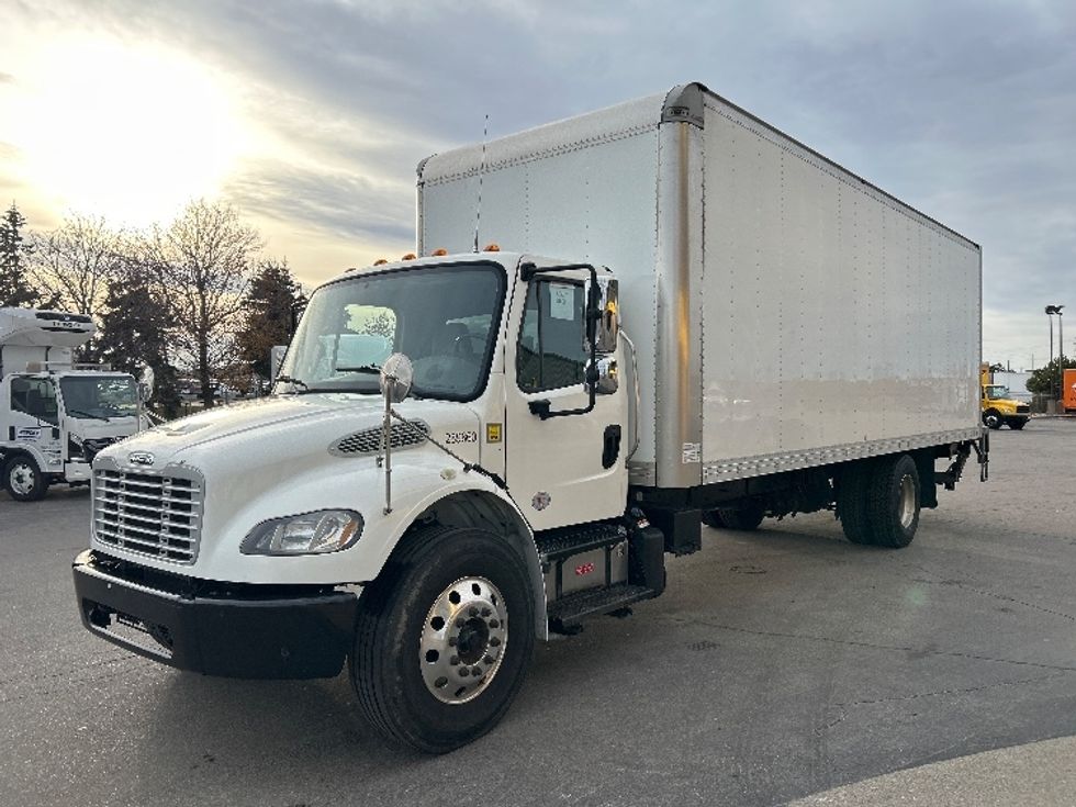 Medium Duty Box Truck-Light and Medium Duty Trucks-Freightliner-2020-M2-Mississauga-ON-235,779\n\t\tkm-$ 74,000 - Image 1