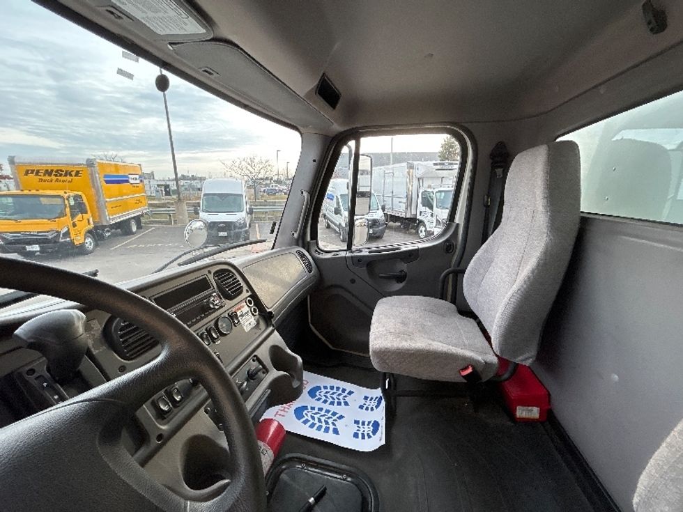 Medium Duty Box Truck-Light and Medium Duty Trucks-Freightliner-2020-M2-Mississauga-ON-235,779\n\t\tkm-$ 74,000 - Image 19