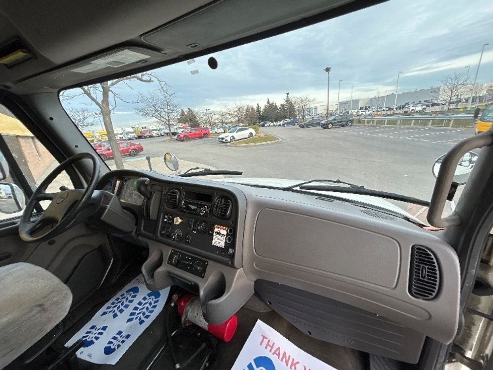 Medium Duty Box Truck-Light and Medium Duty Trucks-Freightliner-2020-M2-Mississauga-ON-235,779\n\t\tkm-$ 74,000 - Image 22