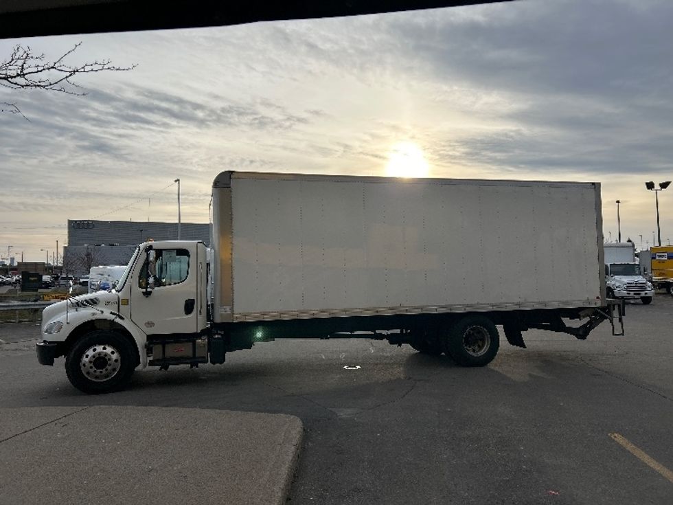 Medium Duty Box Truck-Light and Medium Duty Trucks-Freightliner-2020-M2-Mississauga-ON-235,779\n\t\tkm-$ 74,000 - Image 4