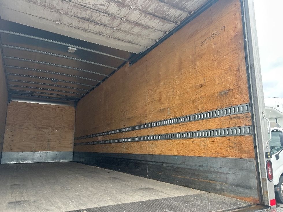 Medium Duty Box Truck-Light and Medium Duty Trucks-Freightliner-2020-M2-Mississauga-ON-245,848\n\t\tkm-$ 72,750 - Image 12