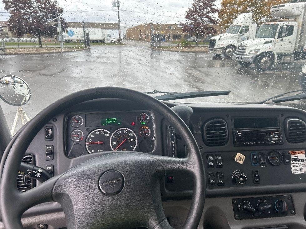 Medium Duty Box Truck-Light and Medium Duty Trucks-Freightliner-2020-M2-Mississauga-ON-245,848\n\t\tkm-$ 72,750 - Image 17