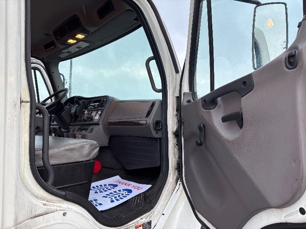 Medium Duty Box Truck-Light and Medium Duty Trucks-Freightliner-2020-M2-Mississauga-ON-329,110\n\t\tkm-$ 63,750 - Image 20