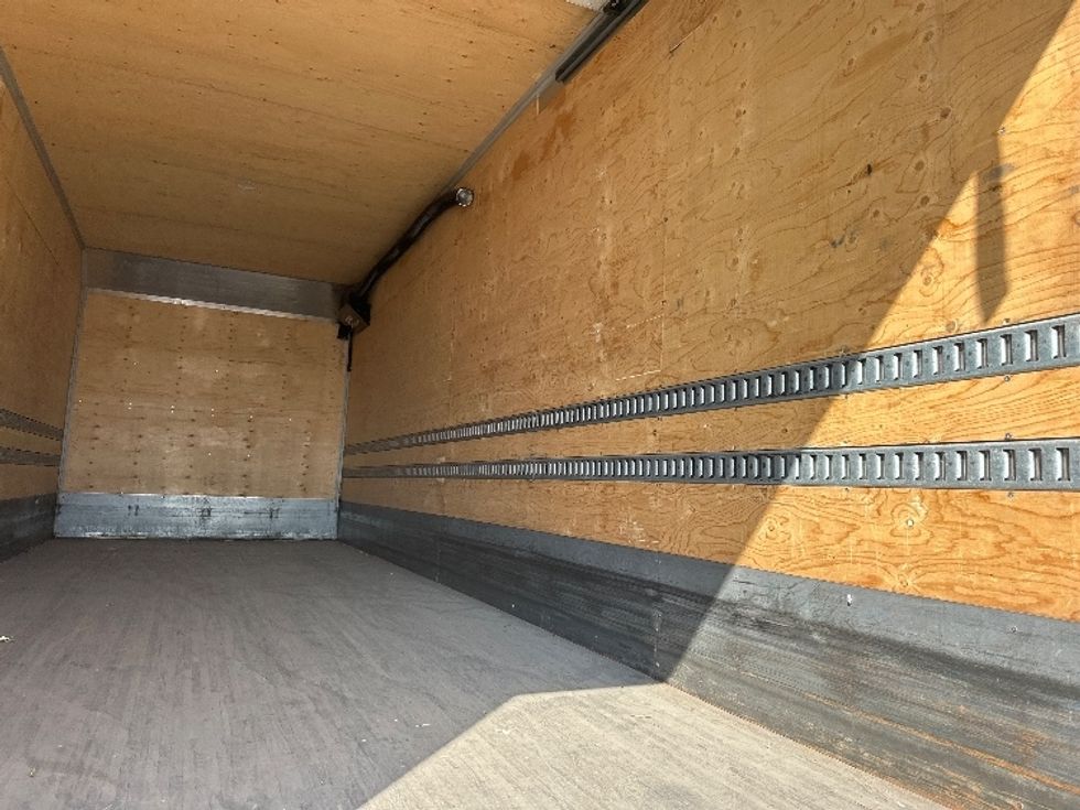 Medium Duty Box Truck-Light and Medium Duty Trucks-Freightliner-2020-M2-Mississauga-ON-354,082\n\t\tkm-$ 52,750 - Image 12