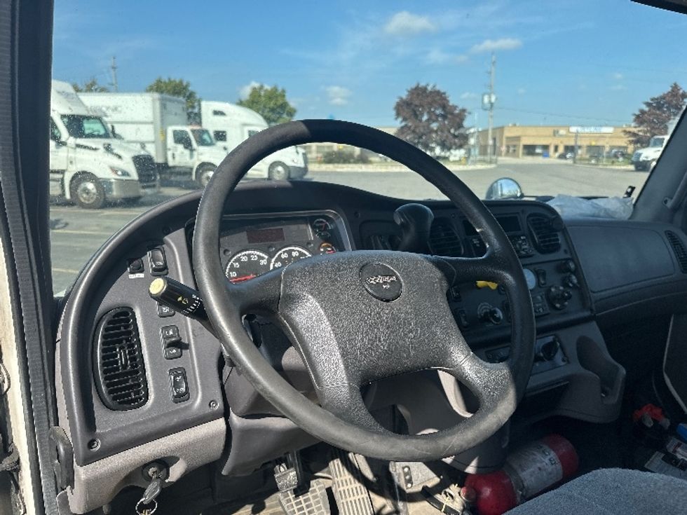 Medium Duty Box Truck-Light and Medium Duty Trucks-Freightliner-2020-M2-Mississauga-ON-354,082\n\t\tkm-$ 52,750 - Image 18