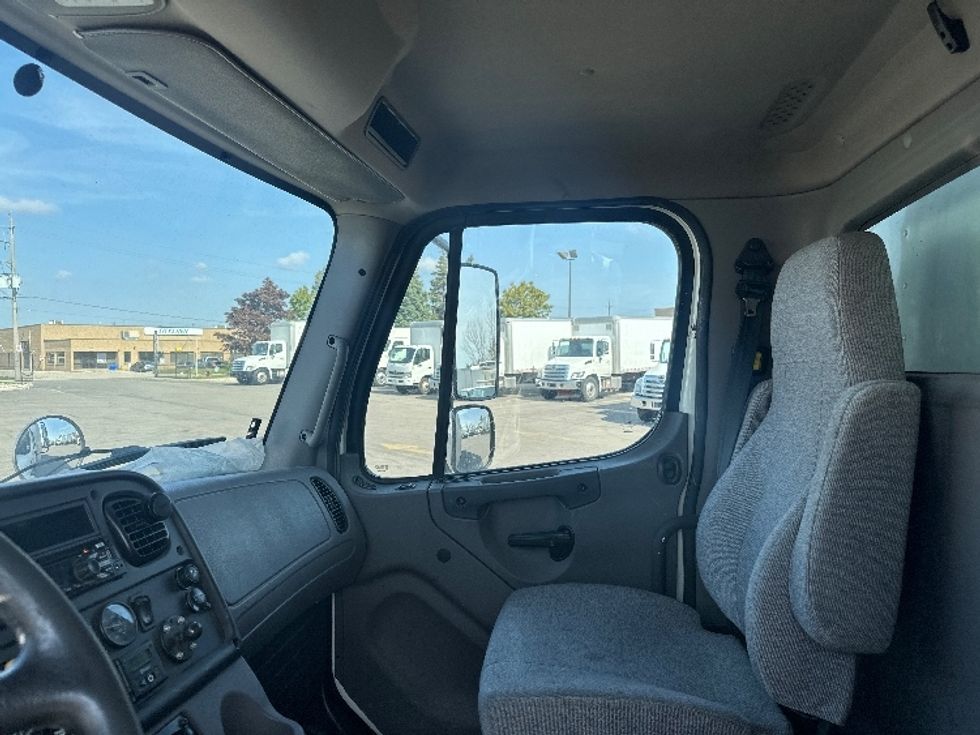 Medium Duty Box Truck-Light and Medium Duty Trucks-Freightliner-2020-M2-Mississauga-ON-354,082\n\t\tkm-$ 52,750 - Image 20