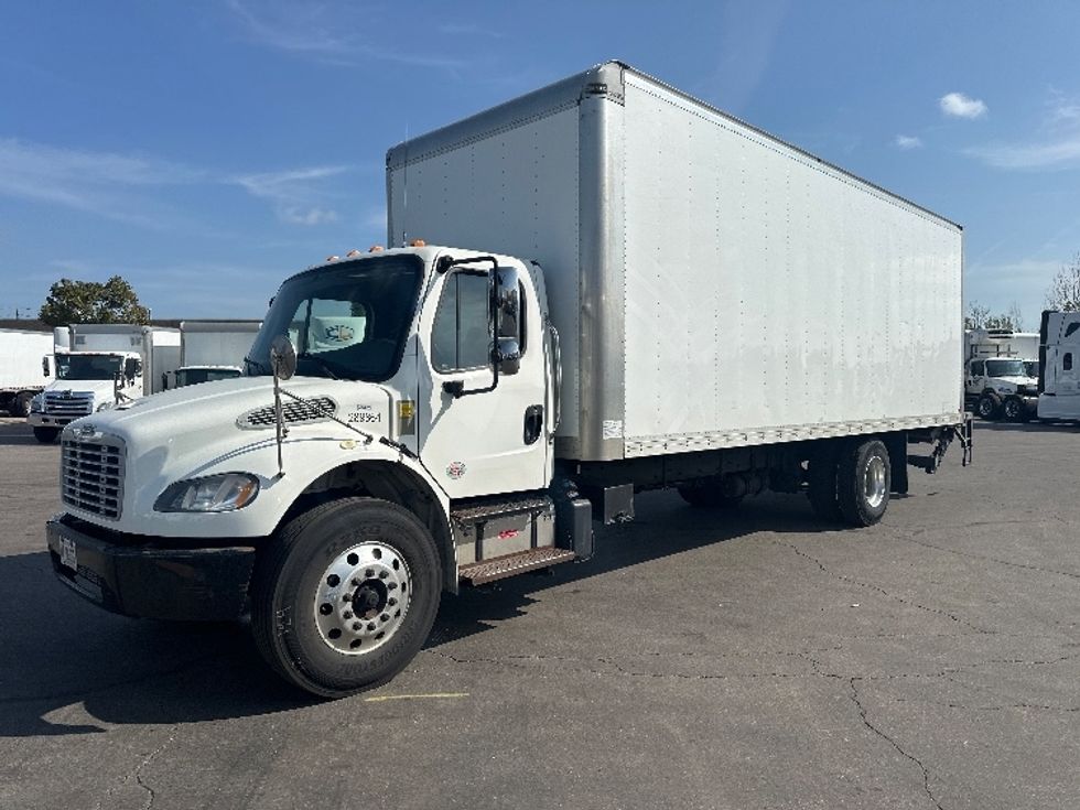 Medium Duty Box Truck-Light and Medium Duty Trucks-Freightliner-2020-M2-Mississauga-ON-354,082\n\t\tkm-$ 52,750 - Image 3