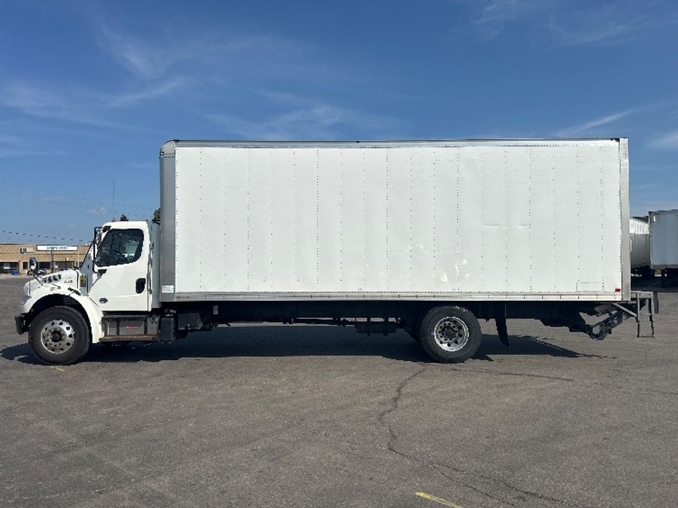 Medium Duty Box Truck-Light and Medium Duty Trucks-Freightliner-2020-M2-Mississauga-ON-354,082\n\t\tkm-$ 52,750 - Image 4