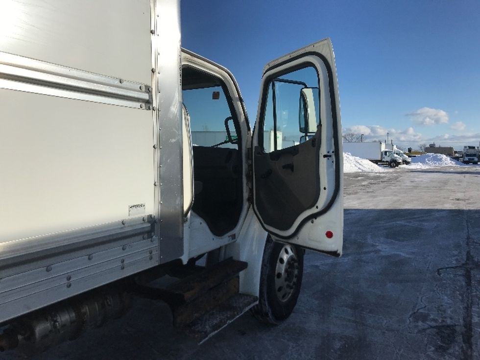 Medium Duty Box Truck-Light and Medium Duty Trucks-Freightliner-2020-M2-Mississauga-ON-368,632\n\t\tkm-$ 59,000 - Image 20