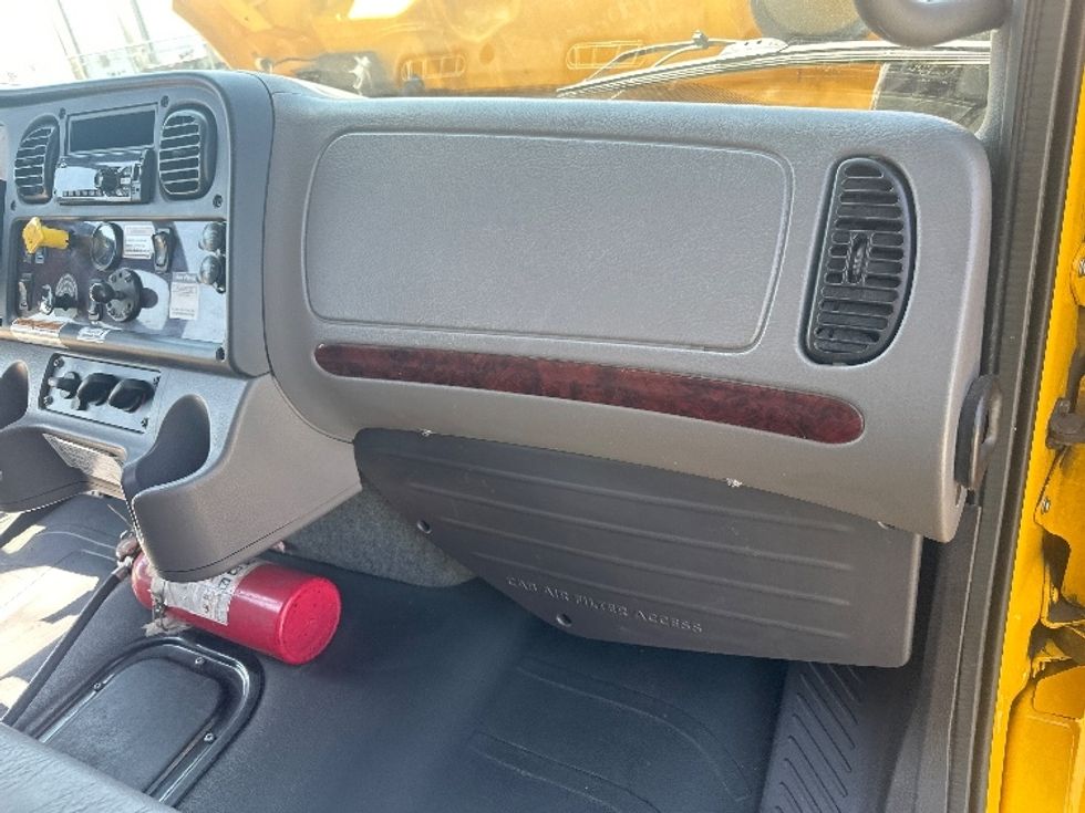 Medium Duty Box Truck-Light and Medium Duty Trucks-Freightliner-2020-M2-Mississauga-ON-389,624\n\t\tkm-$ 41,750 - Image 21