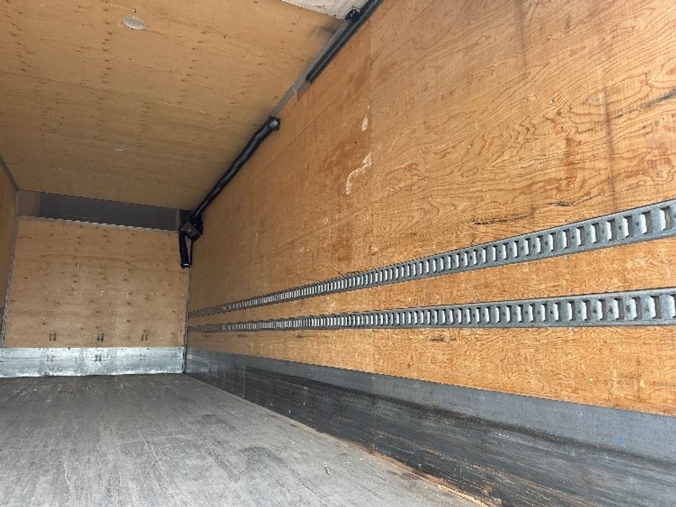 Medium Duty Box Truck-Light and Medium Duty Trucks-Freightliner-2020-M2-Mississauga-ON-393,446\n\t\tkm-$ 42,500 - Image 12