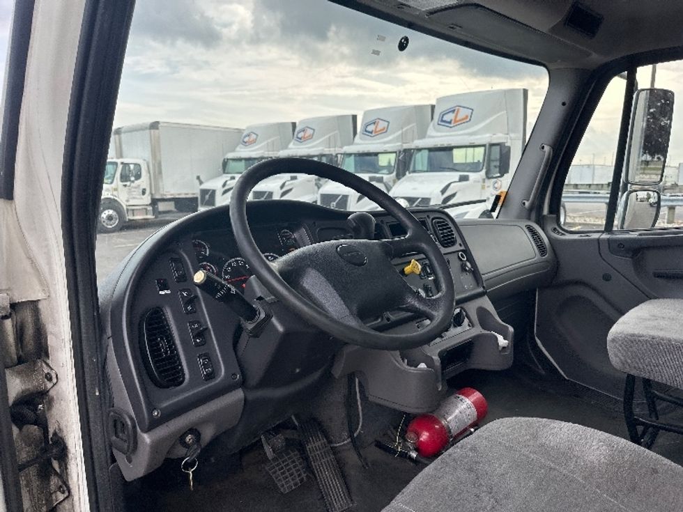 Medium Duty Box Truck-Light and Medium Duty Trucks-Freightliner-2020-M2-Mississauga-ON-393,446\n\t\tkm-$ 42,500 - Image 17