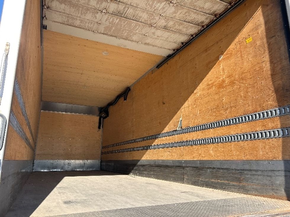 Medium Duty Box Truck-Light and Medium Duty Trucks-Freightliner-2020-M2-Mississauga-ON-394,496\n\t\tkm-$ 45,250 - Image 12