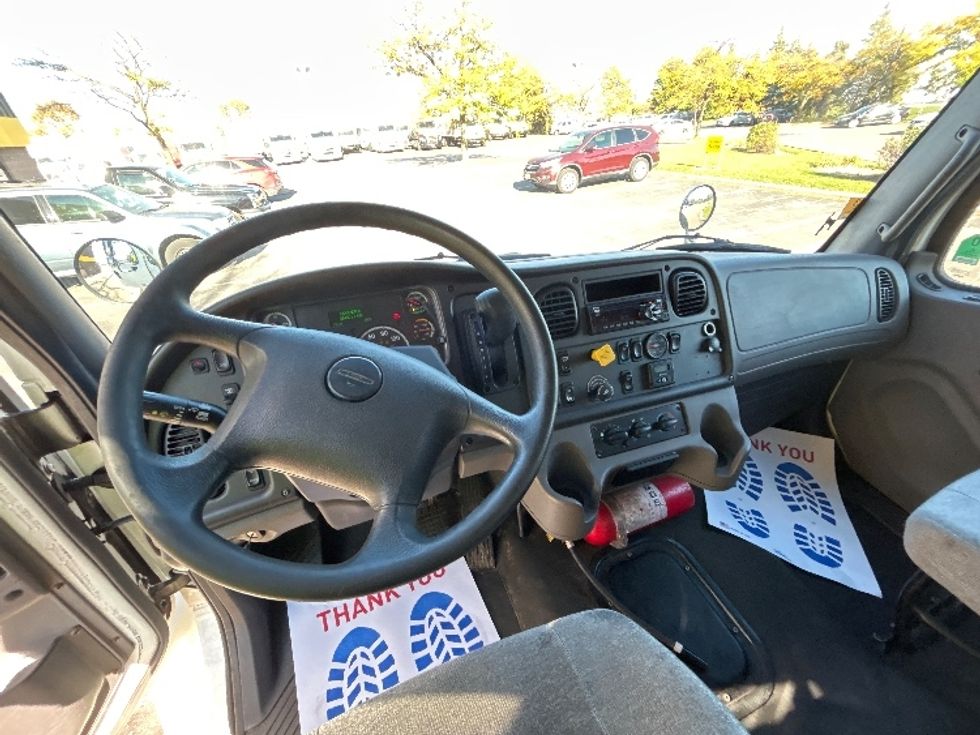 Medium Duty Box Truck-Light and Medium Duty Trucks-Freightliner-2020-M2-Mississauga-ON-394,496\n\t\tkm-$ 45,250 - Image 18