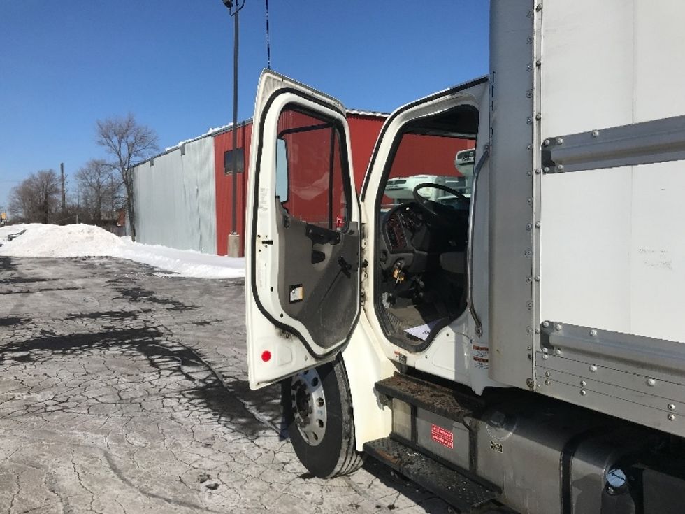 Medium Duty Box Truck-Light and Medium Duty Trucks-Freightliner-2020-M2-Mississauga-ON-485,077\n\t\tkm-$ 43,500 - Image 13