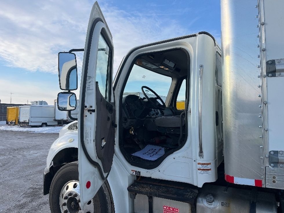 Medium Duty Box Truck-Light and Medium Duty Trucks-Freightliner-2020-M2-Mississauga-ON-518,936\n\t\tkm-$ 37,500 - Image 16