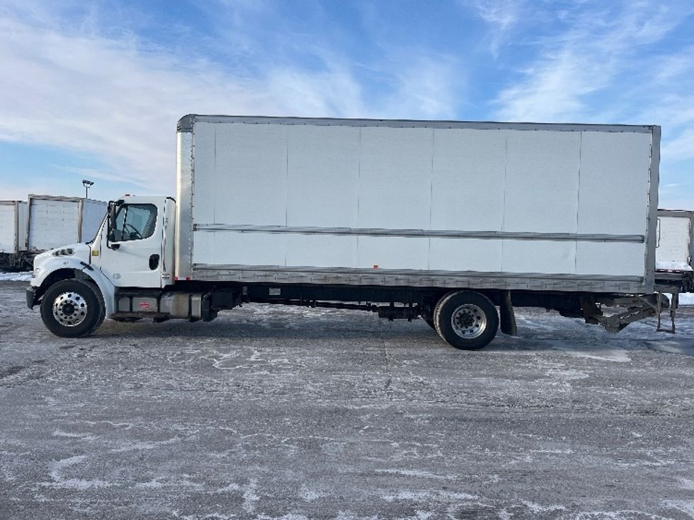 Medium Duty Box Truck-Light and Medium Duty Trucks-Freightliner-2020-M2-Mississauga-ON-518,936\n\t\tkm-$ 37,500 - Image 4