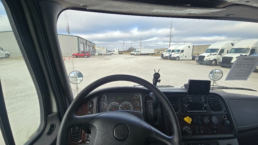 Medium Duty Box Truck-Light and Medium Duty Trucks-Freightliner-2020-M2-Moberly-MO-384,185\n\t\tmiles-$ 22,250 - Image 17