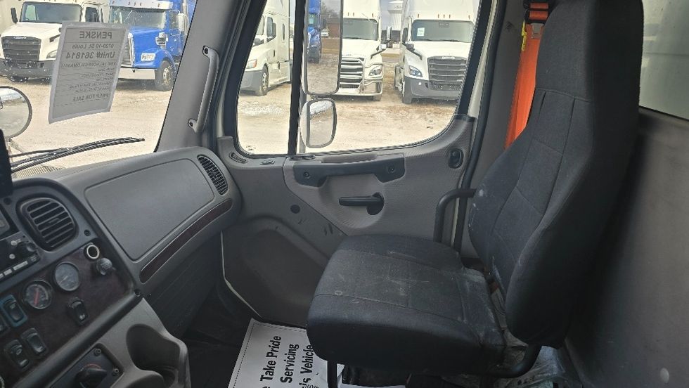 Medium Duty Box Truck-Light and Medium Duty Trucks-Freightliner-2020-M2-Moberly-MO-384,185\n\t\tmiles-$ 22,250 - Image 18