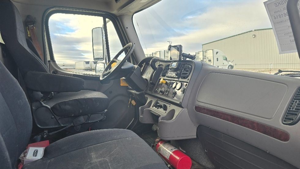 Medium Duty Box Truck-Light and Medium Duty Trucks-Freightliner-2020-M2-Moberly-MO-384,185\n\t\tmiles-$ 22,250 - Image 21