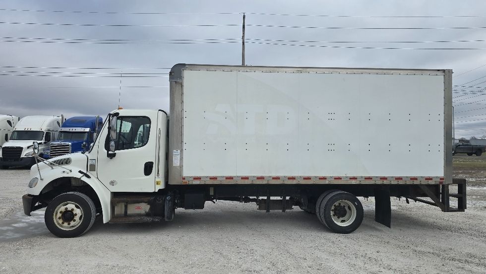 Medium Duty Box Truck-Light and Medium Duty Trucks-Freightliner-2020-M2-Moberly-MO-384,185\n\t\tmiles-$ 22,250 - Image 4
