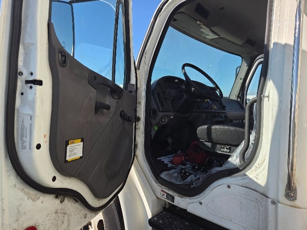 Medium Duty Box Truck-Light and Medium Duty Trucks-Freightliner-2020-M2-Mobile-AL-197,720\n\t\tmiles-$ 15,000 - Image 20