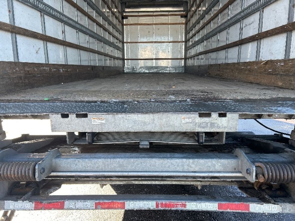 Medium Duty Box Truck-Light and Medium Duty Trucks-Freightliner-2020-M2-Moncton-NB-211,250\n\t\tkm-$ 73,500 - Image 10