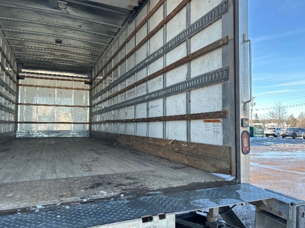 Medium Duty Box Truck-Light and Medium Duty Trucks-Freightliner-2020-M2-Moncton-NB-211,250\n\t\tkm-$ 73,500 - Image 12