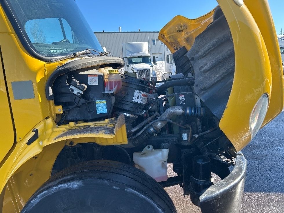 Medium Duty Box Truck-Light and Medium Duty Trucks-Freightliner-2020-M2-Moncton-NB-211,250\n\t\tkm-$ 73,500 - Image 23