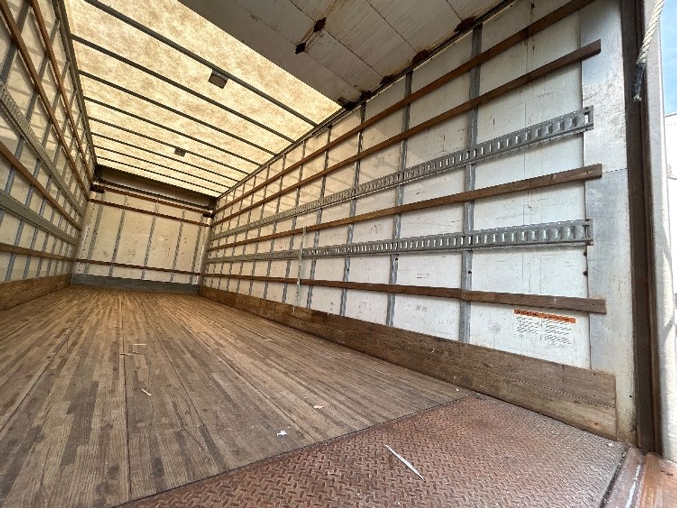 Medium Duty Box Truck-Light and Medium Duty Trucks-Freightliner-2020-M2-Moncton-NB-302,344\n\t\tkm-$ 62,250 - Image 12