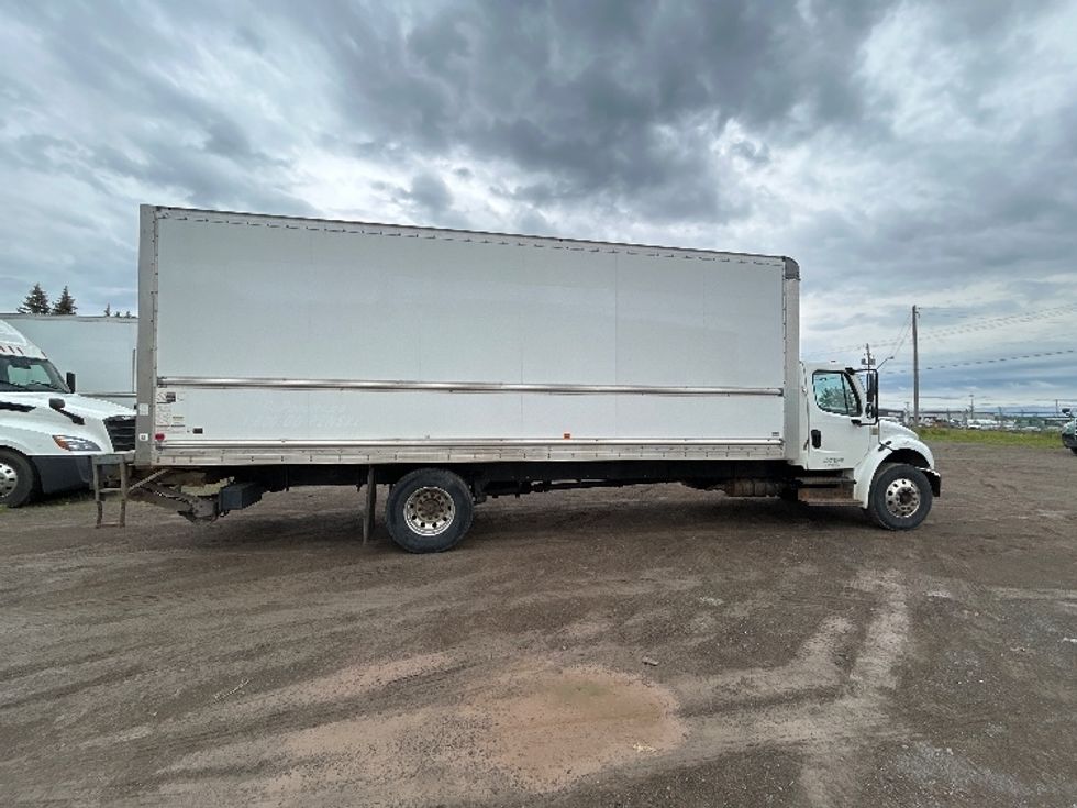 Medium Duty Box Truck-Light and Medium Duty Trucks-Freightliner-2020-M2-Moncton-NB-302,344\n\t\tkm-$ 62,250 - Image 15