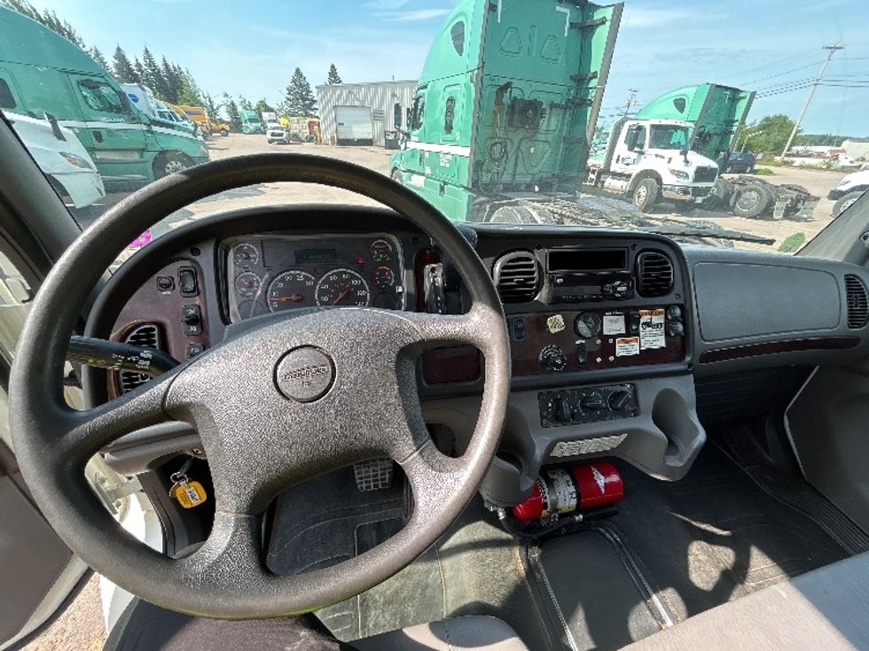 Medium Duty Box Truck-Light and Medium Duty Trucks-Freightliner-2020-M2-Moncton-NB-302,344\n\t\tkm-$ 62,250 - Image 18