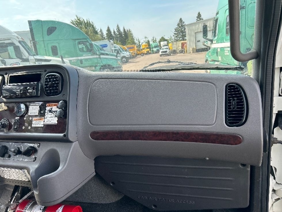 Medium Duty Box Truck-Light and Medium Duty Trucks-Freightliner-2020-M2-Moncton-NB-302,344\n\t\tkm-$ 62,250 - Image 21