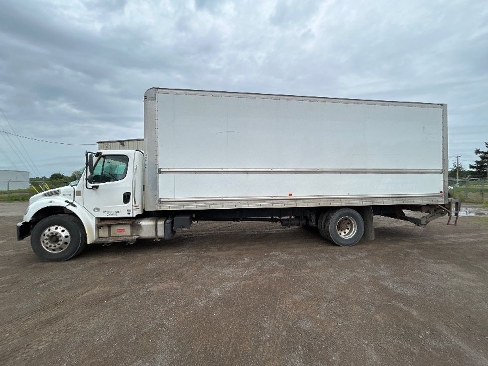 Medium Duty Box Truck-Light and Medium Duty Trucks-Freightliner-2020-M2-Moncton-NB-302,344\n\t\tkm-$ 62,250 - Image 4