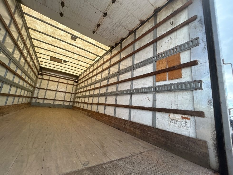 Medium Duty Box Truck-Light and Medium Duty Trucks-Freightliner-2020-M2-Moncton-NB-322,830\n\t\tkm-$ 59,750 - Image 12