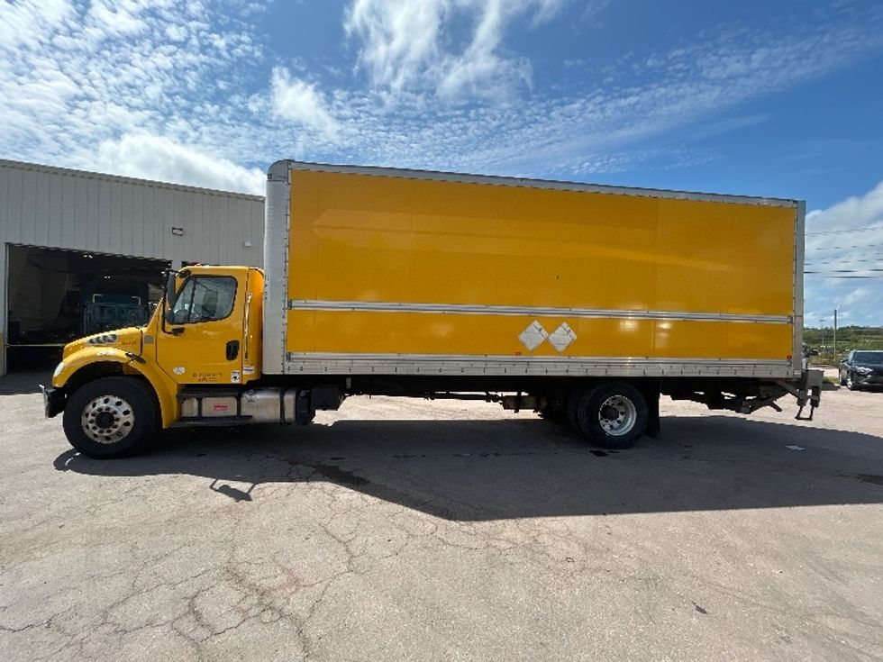 Medium Duty Box Truck-Light and Medium Duty Trucks-Freightliner-2020-M2-Moncton-NB-322,830\n\t\tkm-$ 59,750 - Image 4