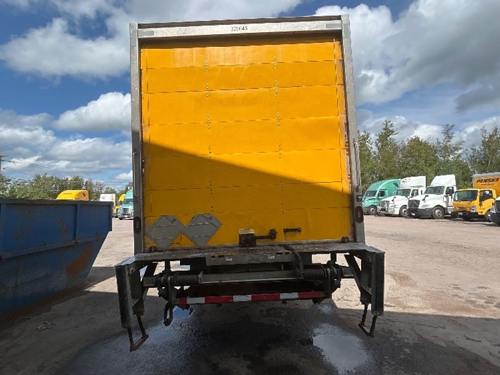 Medium Duty Box Truck-Light and Medium Duty Trucks-Freightliner-2020-M2-Moncton-NB-322,830\n\t\tkm-$ 59,750 - Image 7