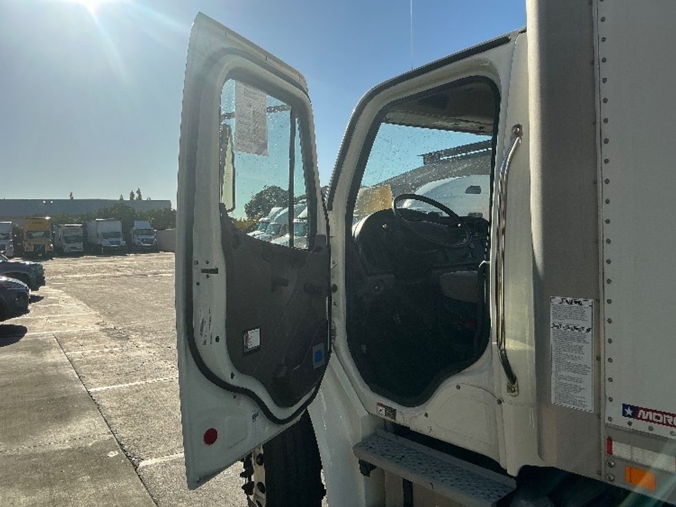 Medium Duty Box Truck-Light and Medium Duty Trucks-Freightliner-2020-M2-Montebello-CA-75,210\n\t\tmiles-$ 71,250 - Image 16