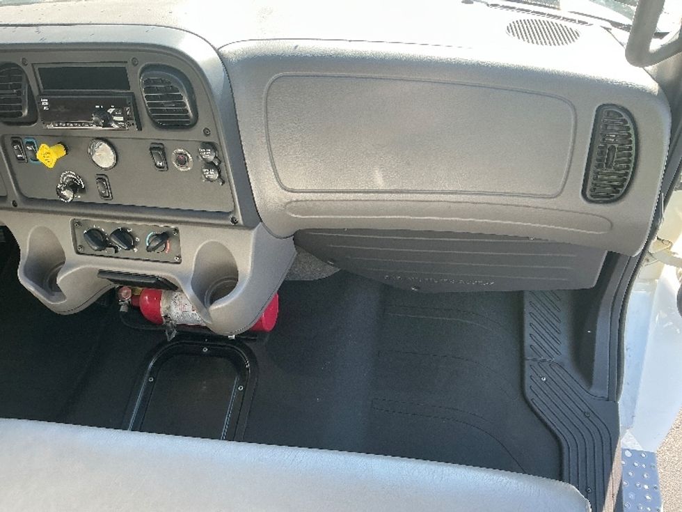 Medium Duty Box Truck-Light and Medium Duty Trucks-Freightliner-2020-M2-Montebello-CA-75,210\n\t\tmiles-$ 71,250 - Image 21